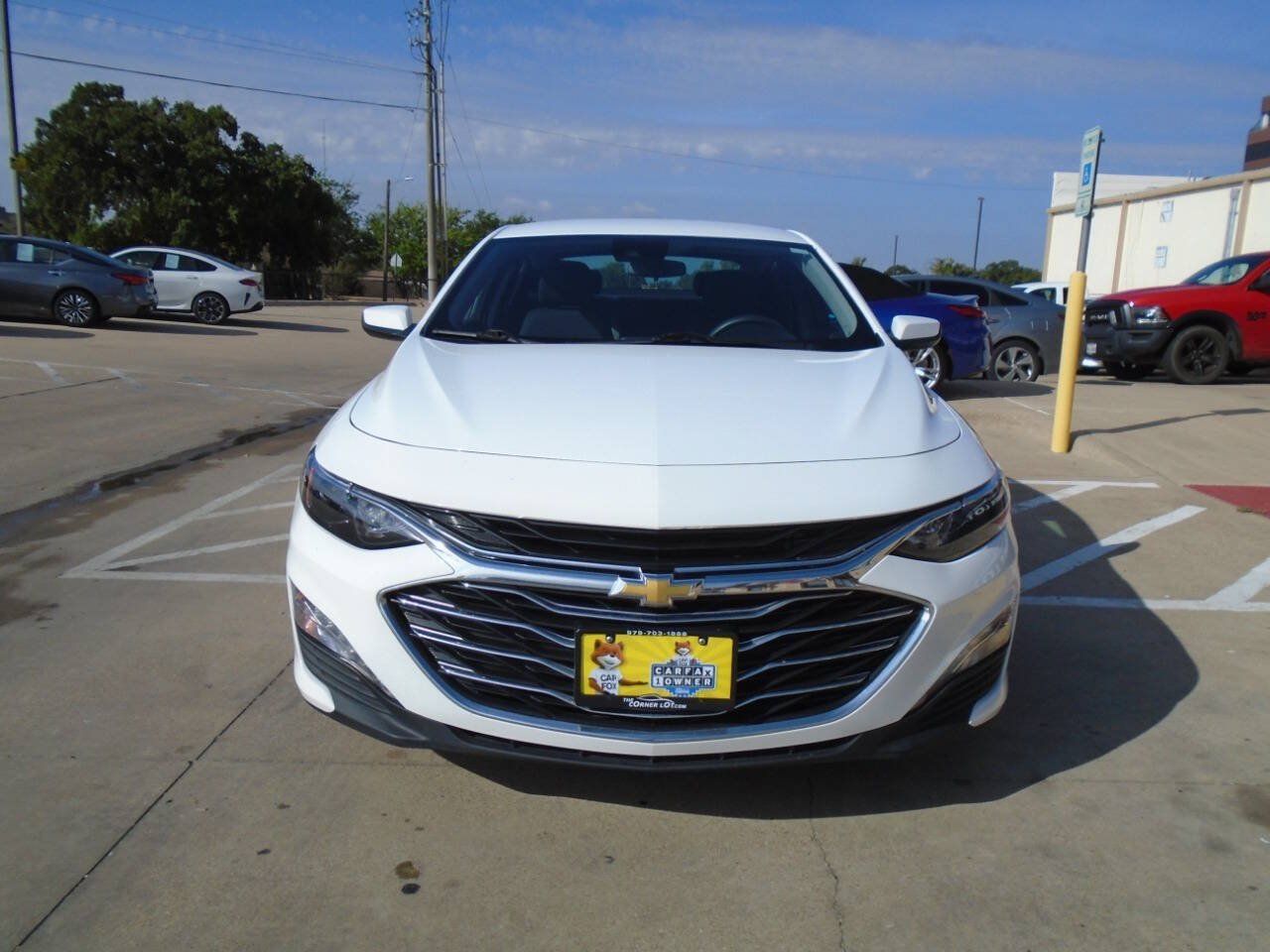 Used 2025 Chevrolet Malibu LT FWD image 2