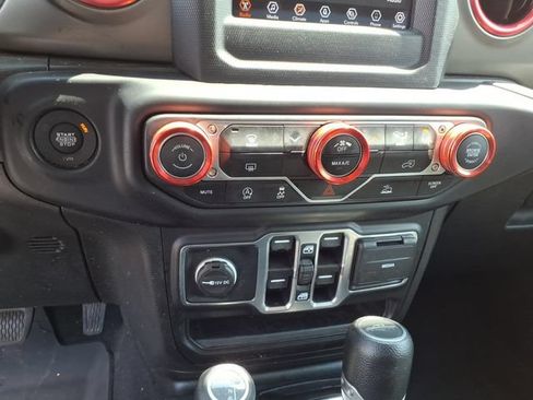 Used 2022 Jeep Gladiator Sport AWD/4WD image 19
