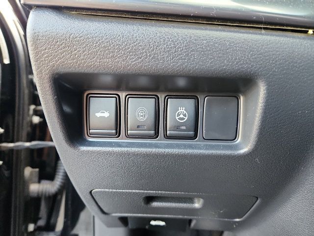 Used 2023 Nissan Maxima SR w/ Sport Mat Group FWD image 26