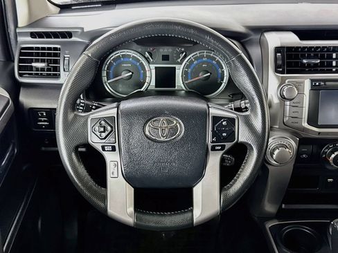 Used 2015 Toyota 4Runner SR5 w/ Four Season Floor Mat Package AWD/4WD image 4