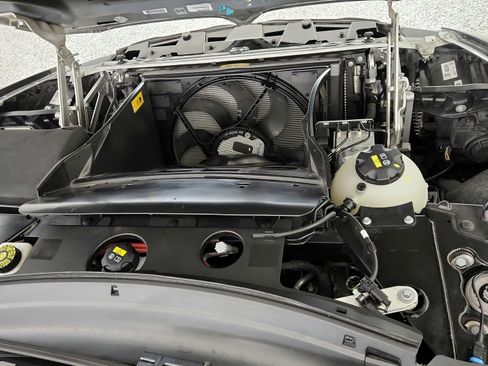 Used 2019 BMW i8 Roadster AWD/4WD image 23