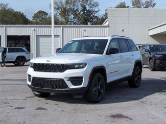 New 2025 Jeep Grand Cherokee Altitude RWD video 1