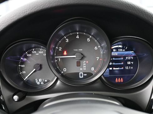 Certified 2025 Porsche Macan AWD/4WD image 19