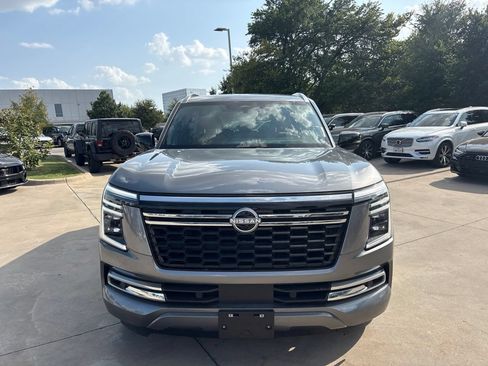 Used 2025 Nissan Armada SL RWD image 2