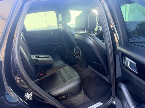 Used 2023 Porsche Cayenne Platinum Edition AWD/4WD image 23