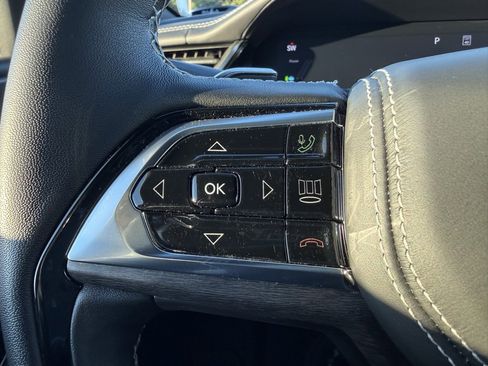 Used 2023 Jeep Grand Cherokee Overland w/ Advanced Protech Group III image 23