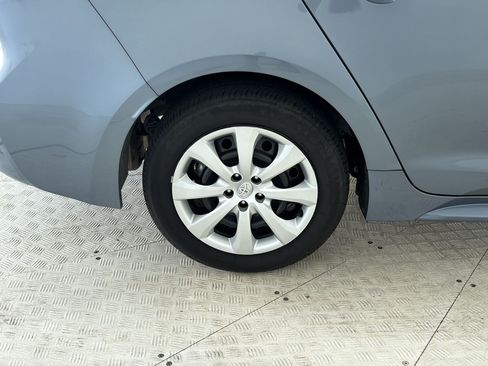 Used 2025 Toyota Corolla LE FWD image 13