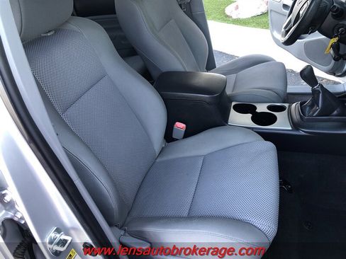 Used 2012 Toyota Tacoma 4x4 Double Cab w/ TRD Sport Pkg image 22