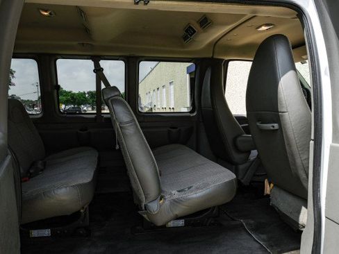 Used 2015 Chevrolet Express 2500 LT w/ LT Preferred Equipment Group image 33