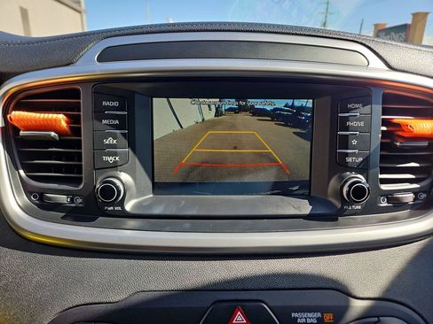 Used 2020 Kia Sorento FWD V6 image 21