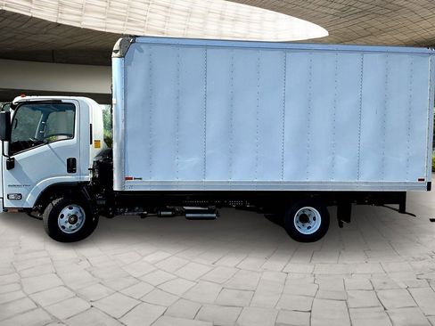 New 2025 Chevrolet Low Cab Forward image 8