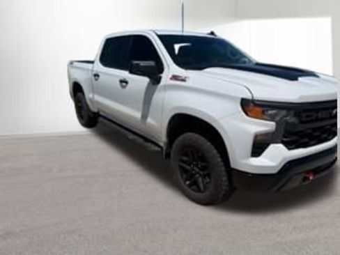 Used 2025 Chevrolet Silverado 1500 Custom Trail Boss AWD/4WD image 3