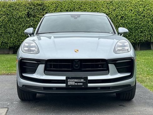 Certified 2025 Porsche Macan image 11