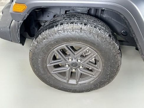 Used 2024 Jeep Wrangler Sport S image 28