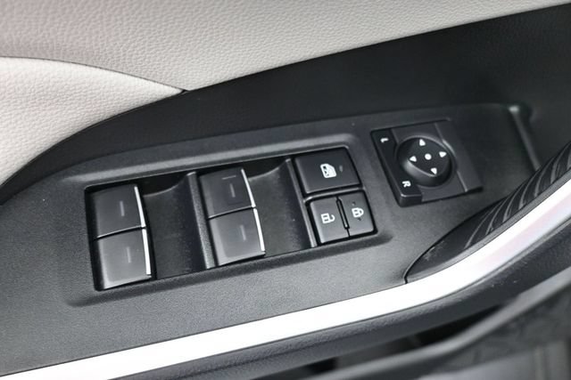 Used 2025 Toyota RAV4 XLE w/ Convenience Package FWD image 10