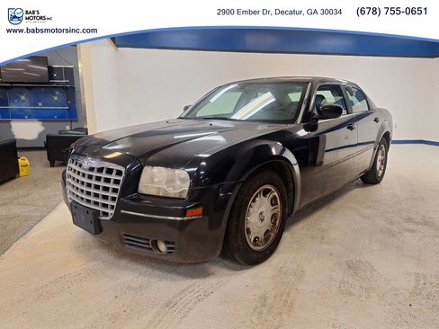 Used 2005 Chrysler 300 Touring image 1