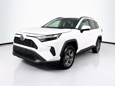 Used 2024 Toyota RAV4 XLE image 3