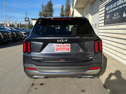 New 2025 Kia Sorento S w/ Panoramic Sunroof Package image 5