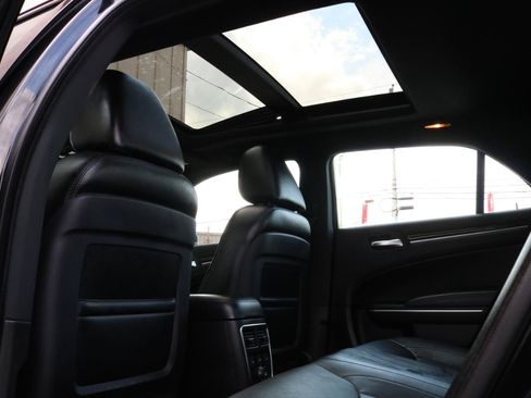 Used 2011 Chrysler 300 C AWD/4WD image 37