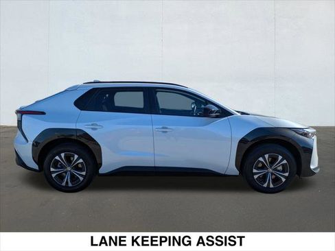 Used 2024 Toyota bZ4X XLE image 6