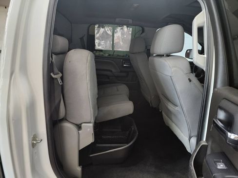 Used 2018 Chevrolet Silverado 1500 Custom w/ Custom Value Package AWD/4WD image 29