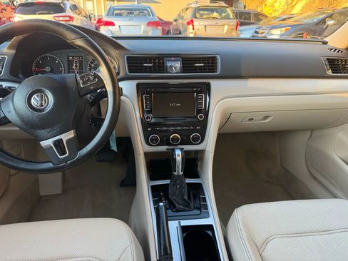 Used 2012 Volkswagen Passat TDI SE image 17