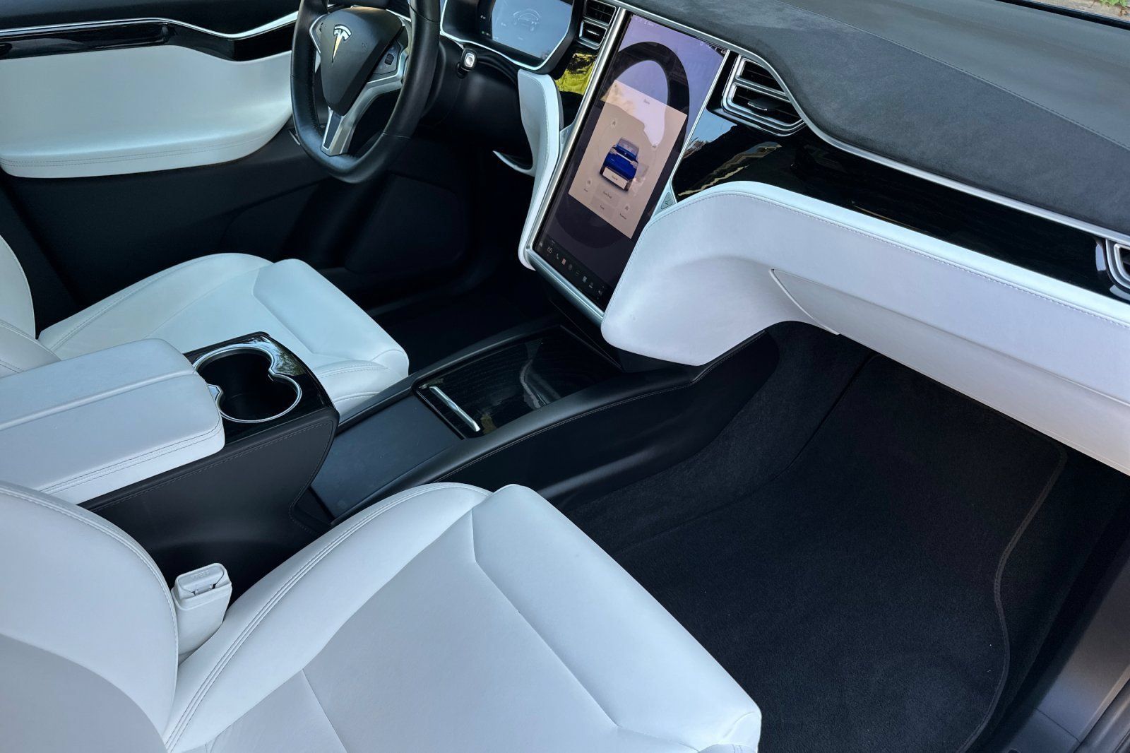 Used 2017 Tesla Model X 100D AWD/4WD image 16