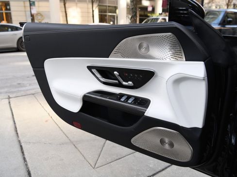 Used 2024 Mercedes-Benz SL 63 AMG 4MATIC image 20