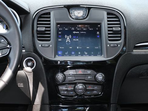 Used 2018 Chrysler 300 S w/ 300S Alloy Package image 27