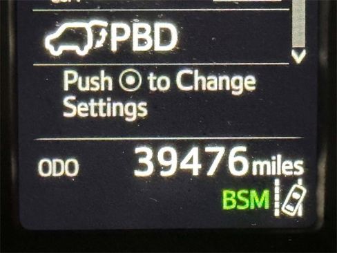 Used 2018 Toyota RAV4 XLE image 31