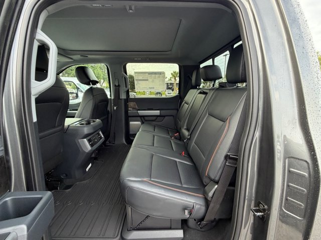 New 2027 Ford F250 Lariat w/ Black Appearance Package AWD/4WD image 17