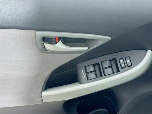 Used 2015 Toyota Prius Four image 14