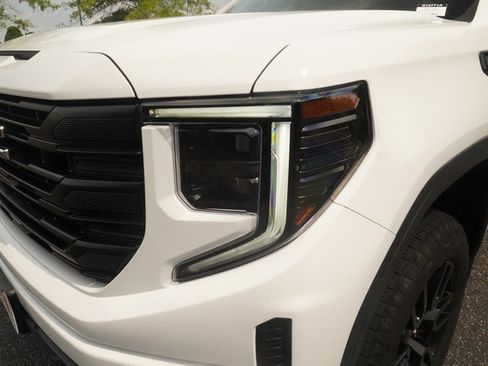 Used 2024 GMC Sierra 1500 Pro w/ Graphite Edition AWD/4WD image 31