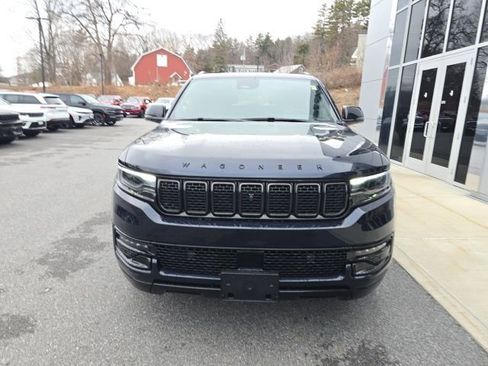 Certified 2025 Jeep Wagoneer Series II w/ Convenience Group I image 2