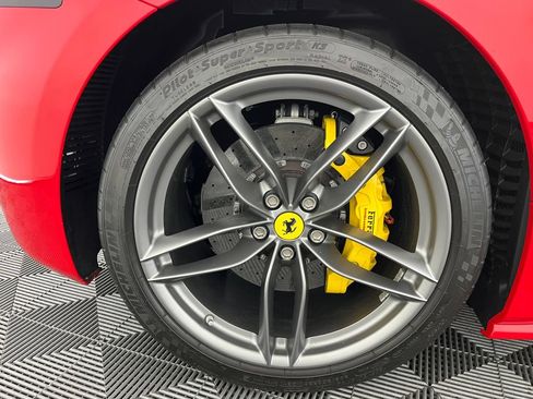 Used 2019 Ferrari 488 Spider RWD image 22