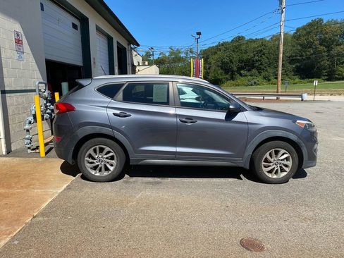 Used 2016 Hyundai Tucson SE w/ Option Group 02 image 4