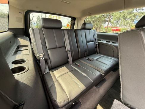 Used 2008 Chevrolet Suburban LTZ w/ LTZ Preferred Equipment Group AWD/4WD image 20