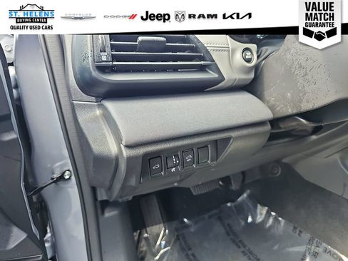 Used 2023 Subaru Outback Premium AWD/4WD image 17