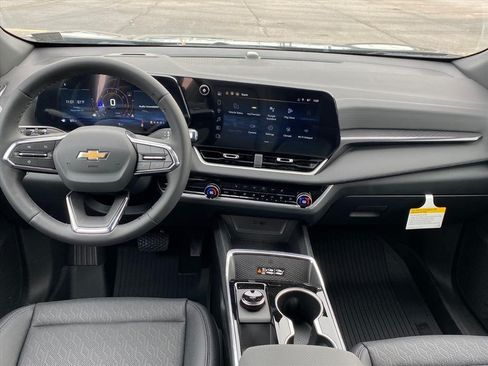 New 2026 Chevrolet Equinox LT w/ Convenience Package II FWD image 13