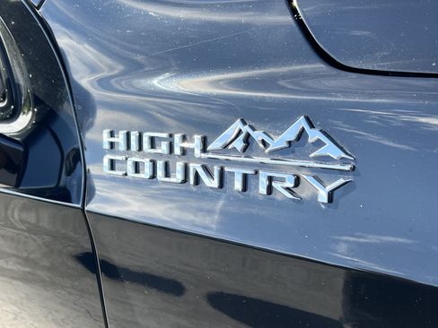 Used 2025 Chevrolet Tahoe High Country w/ Sun And Tow Package AWD/4WD image 9