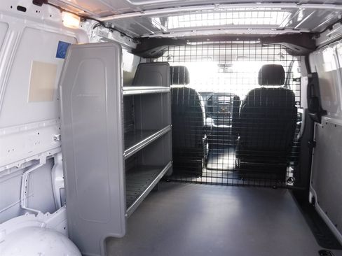 Used 2023 Mercedes-Benz Metris image 9