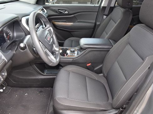 Used 2023 GMC Acadia SLE w/ Driver Convenience Package FWD image 9