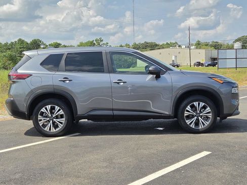 Used 2023 Nissan Rogue SV AWD/4WD image 9