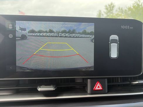 Used 2025 Kia Carnival FWD image 23