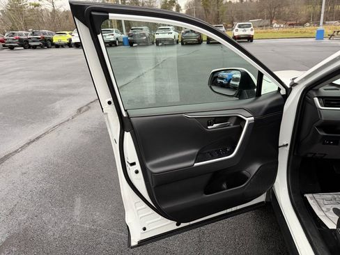 Used 2024 Toyota RAV4 Adventure image 19