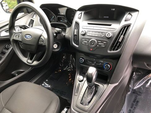 Used 2015 Ford Focus SE FWD image 23
