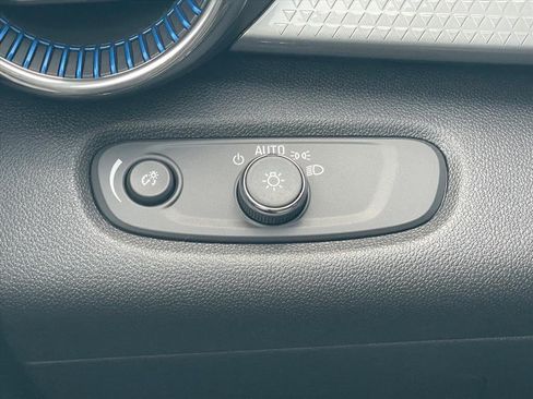 New 2026 Chevrolet Trax LT w/ Driver Confidence Package FWD image 18