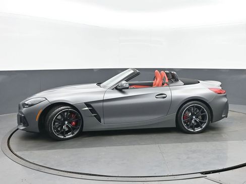 Used 2024 BMW Z4 M40i w/ Premium Package image 6