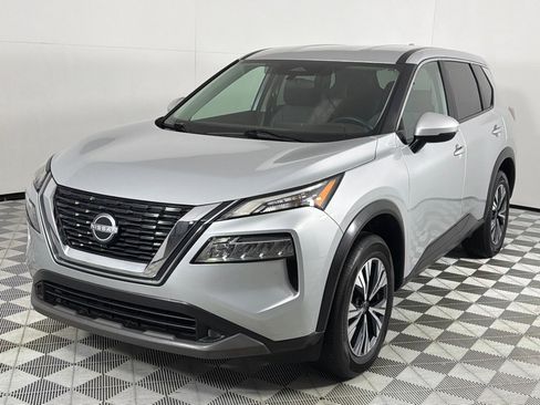 Used 2023 Nissan Rogue SV image 10