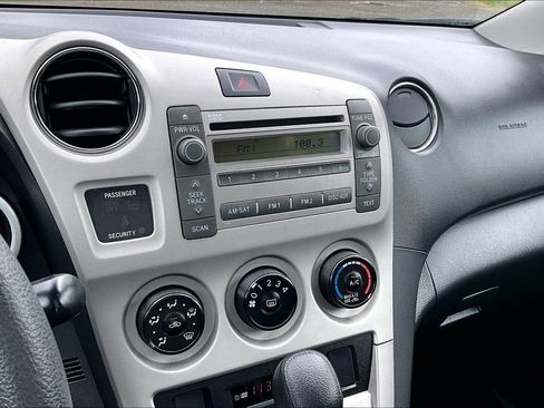 Used 2010 Toyota Matrix FWD image 29